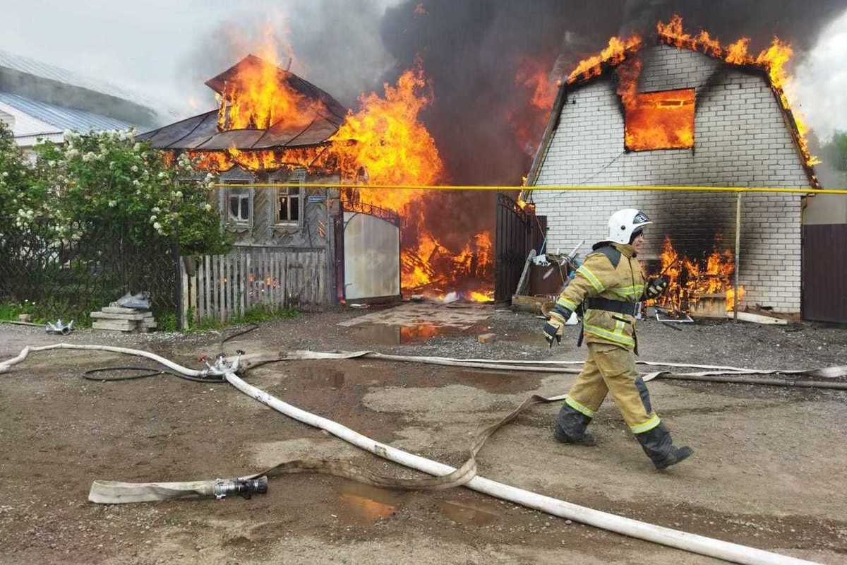 Фото сгоревшего частного дома