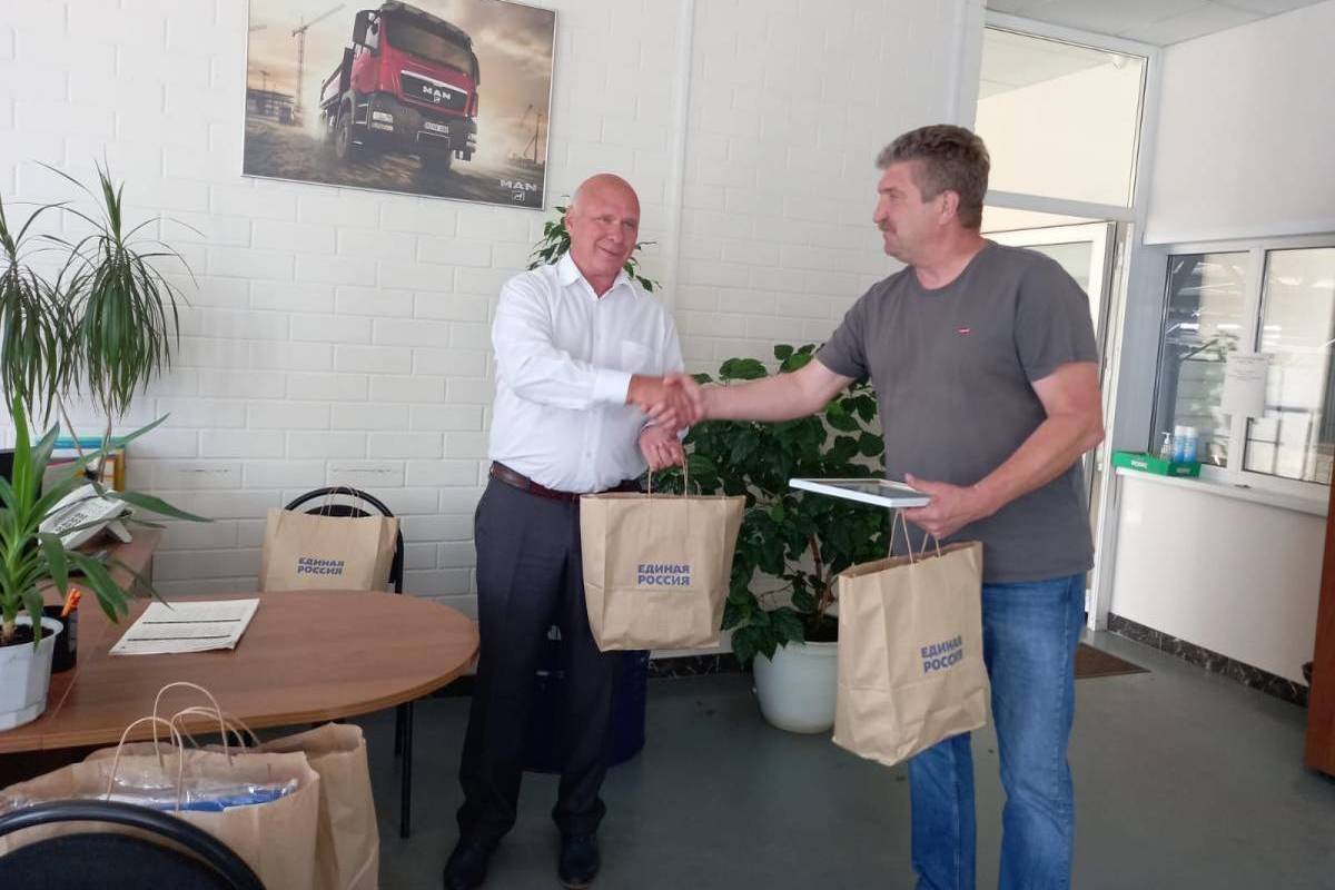 «Единая Россия» поблагодарила костромскую транспортную компанию за помощь в доставке гуманитарных грузов