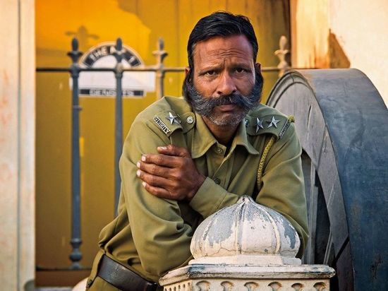 В Индии начали поджигать поезда в знак протеста против военной реформы