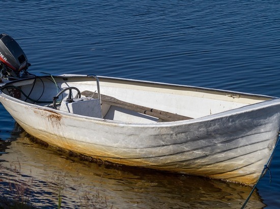 Хозяев пустой лодки, обнаруженной в Мурманской области, нашли живыми