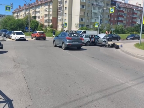 В Калининграде столкнулись «Audi» и мотоцикл «Yamaha»