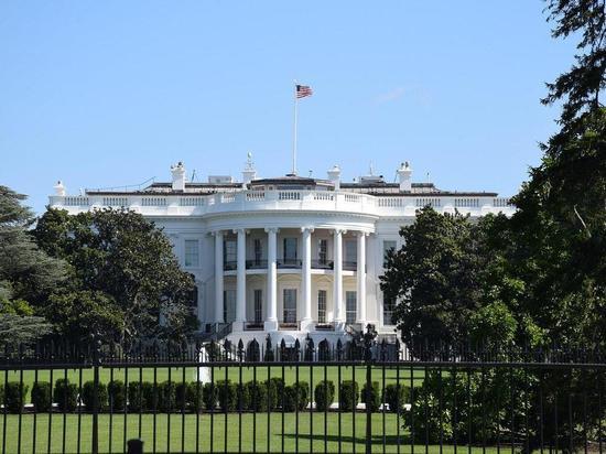Белый дом может ввести топливные карты в США