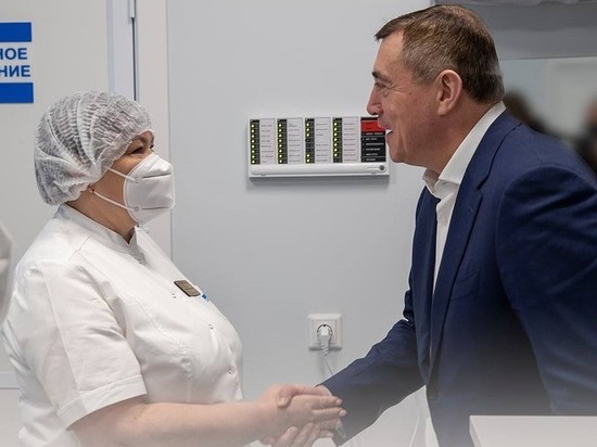 Губернатор Сахалинской области поздравил медиков с профессиональным праздником