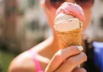 Диетолог Елена Щетинина назвала пломбир наименее вредным мороженым