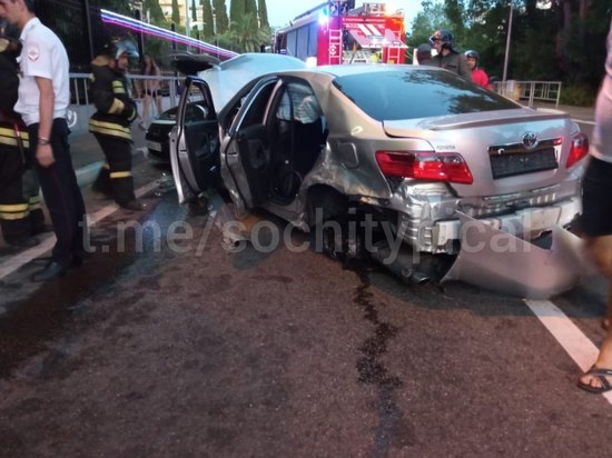 Массовое ДТП с 5 автомобилями случилось в Сочи