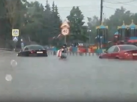 На Южном Урале затопило дороги из-за ливней