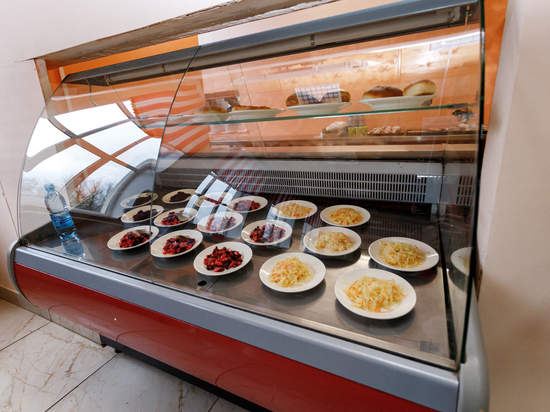 Роспотребнадзор: в 22 столовых псковских школ занижали вес порций