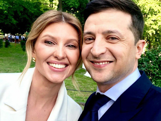 Появились фото жены Зеленского в Киеве с мужем