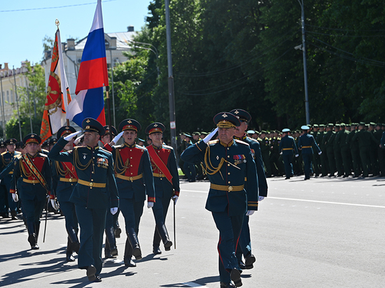 В Смоленске прошёл выпуск офицеров-зенитчиков