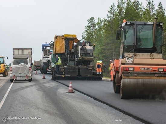 Дорожники продолжают ремонт трассы в Прионежском районе Карелии