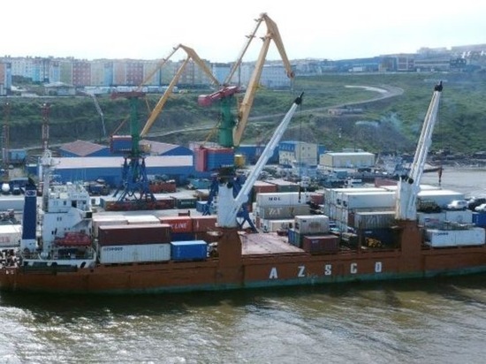 "Лев Яшин" стал первым судном навигации-2022 в порту Анадыря