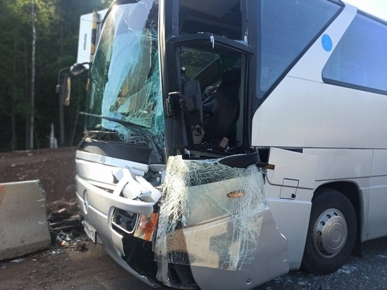 Автобус с туристами из Челябинска попал в ДТП на трассе