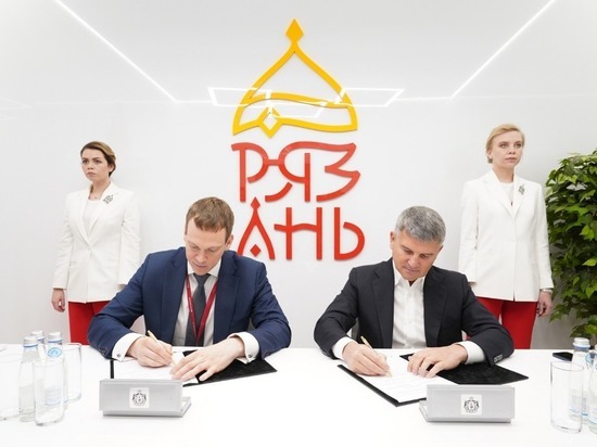 Игорь Маковский на ПМЭФ-2022 подписал соглашения о сотрудничестве с главами регионов