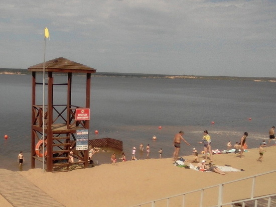 На пляже Чебоксар едва не утонули две девочки