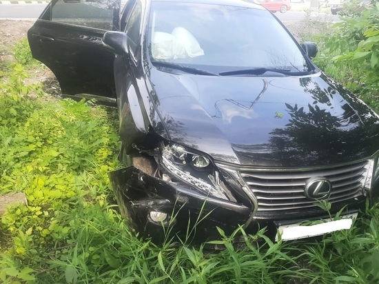На Куйбышевском шоссе в Рязани в ДТП пострадала 27-летняя водитель Lexus
