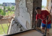 Депутат городской думы Салехарда Роман Арефьев приехал в Мариуполь в качестве волонтера, он намерен помочь людям вернуться к привычной жизни