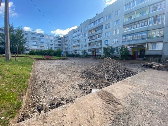 Четыре двора ремонтируют в Пскове по нацпроекту «Жилье и городская среда»