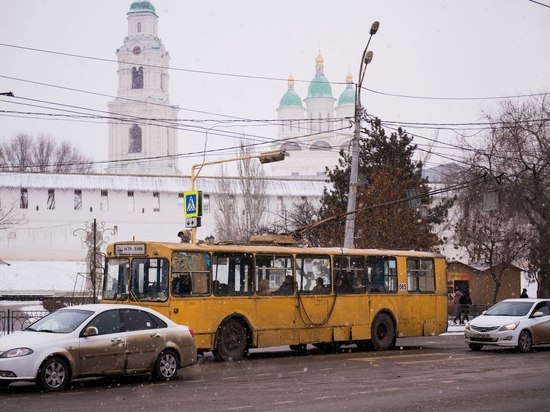 «Автобусы не предлагать»: астраханцы просят Вячеслава Володина вернуть им троллейбусы