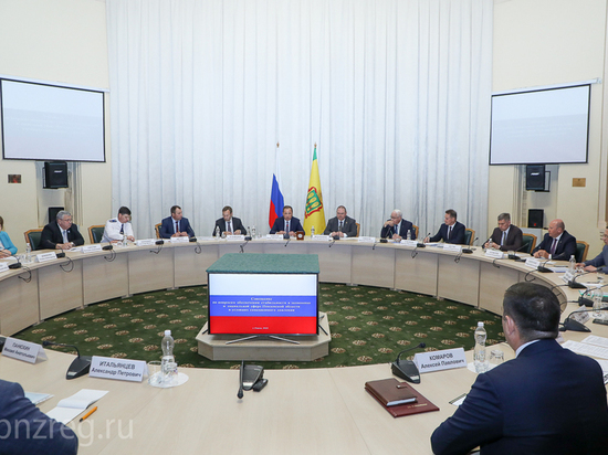 Полпред ПФО Игорь Комаров провел совещание по развитию пензенской области в условиях санкций