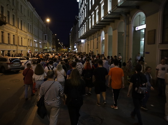 Петербургское метро перейдет на круглосуточный режим работы в день «Алых парусов»