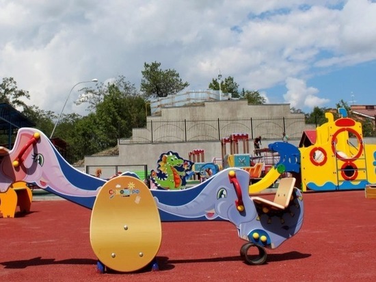 Под Кисловодском люди инициировали строительство детской площадки
