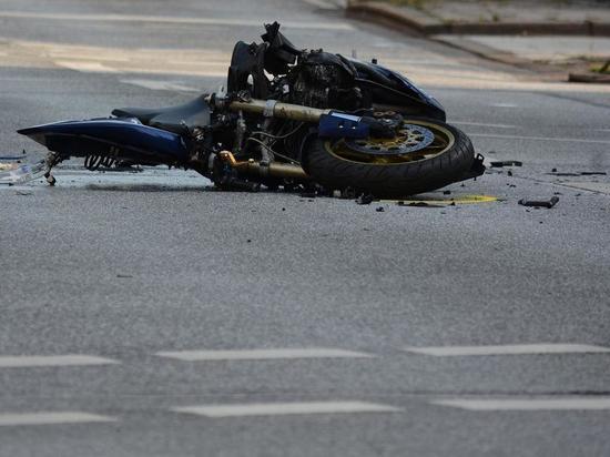 Иномарка протаранила мотоцикл на Сырковском шоссе