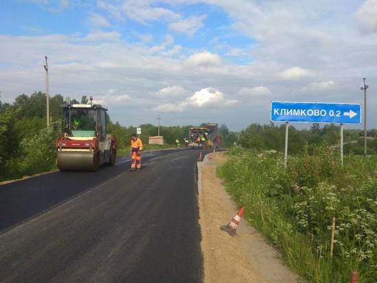 Специалисты продолжают ремонт дороги М-8 – Батово – Вараксино