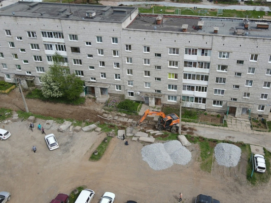 В Советской Гавани начали обустраивать территории по программе «1000 дворов»