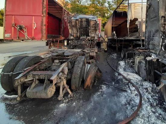 Один удар из «Урагана» уничтожил 30 машин в Макеевке