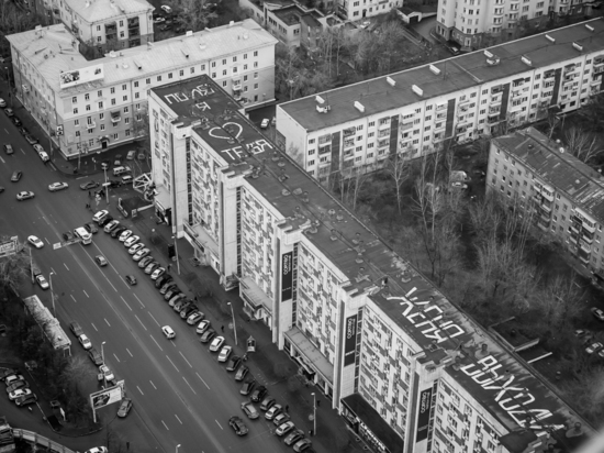 В Астрахани прокуратура помогла запустить подъемник в многоэтажке