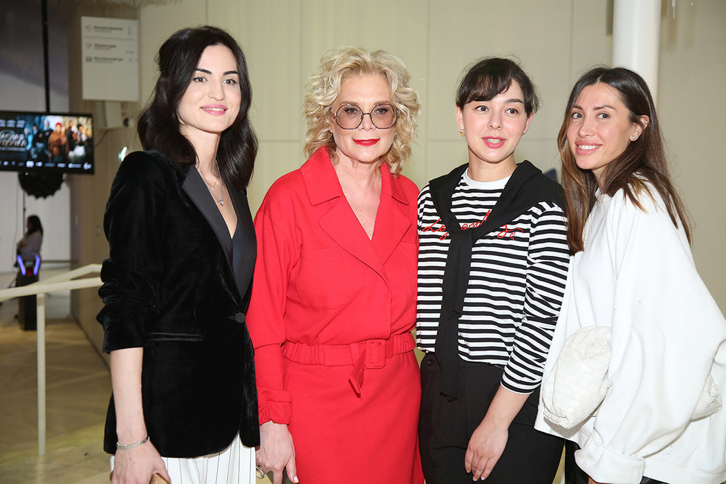 Российские селебрити появились на столичной неделе моды: Сагалова, Кошкина, Кравец, Воробей
