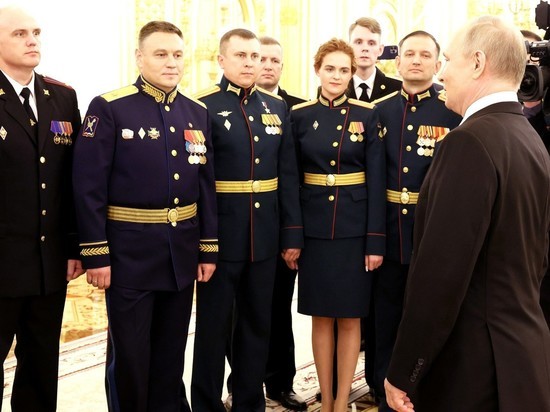 На встрече с выпускниками военных вузов президент РФ напомнил про историческое прошлое
