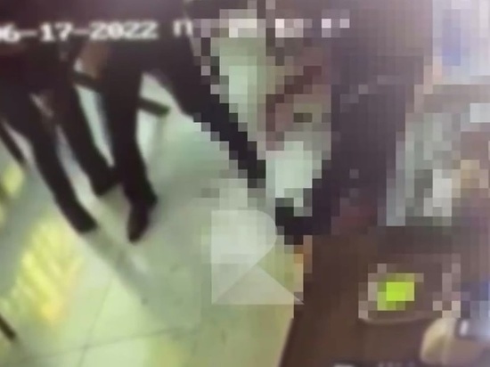 Момент убийства мужчины в кафе в центре Рязани попал на видео