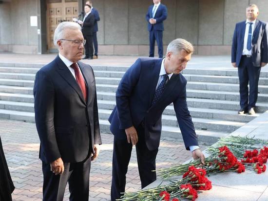 Состоялось возложение цветов к Вечному огню в Красноярске в День памяти и скорби
