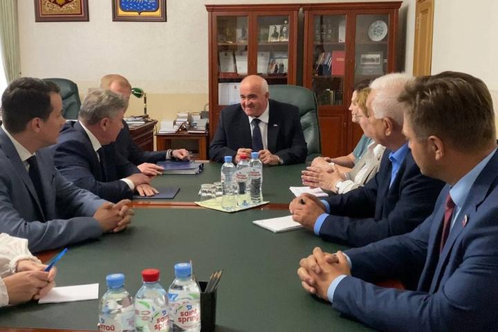 Губернатор Костромской области Сергей Ситников встретился с лидерами фракций областной Думы
