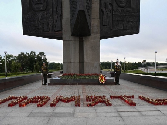 В День памяти и скорби губернатор Игорь Руденя принял участие в акции «Свеча памяти»