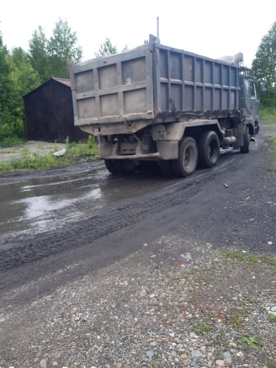 Кузбассовцы пожаловались на состояние дорог после работы самосвалов