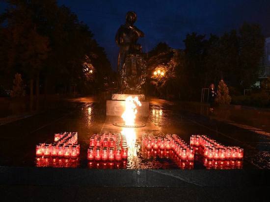 22 июня в Белгороде началось с возложения цветов к Вечному огню