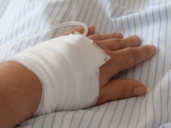 В Чувашии мужчина с серьезным ранением не давал медикам остановить кровь