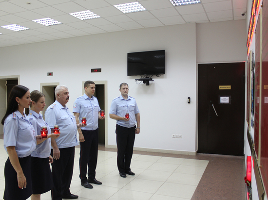 Транспортные полицейские Северного-Кавказа и представители Общественного Совета присоединились к Всероссийской акции «Свеча памяти»