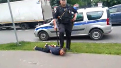 Появилось видео задержания мужчины, напавшего с ножом на людей у московского храма