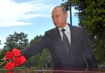 В Александровском саду Москвы прошла церемония возложения венков к Могиле Неизвестного Солдата