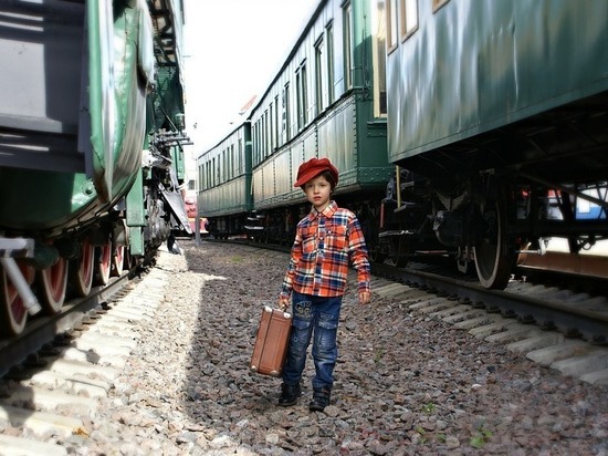 Дети в возрасте до 7 лет могут совершать бесплатные поездки в пригородных поездах