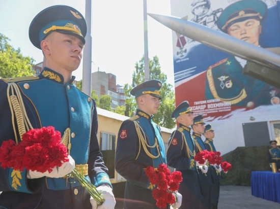 В Красноярске торжественно открыли мурал в память о погибшем на Украине капитане