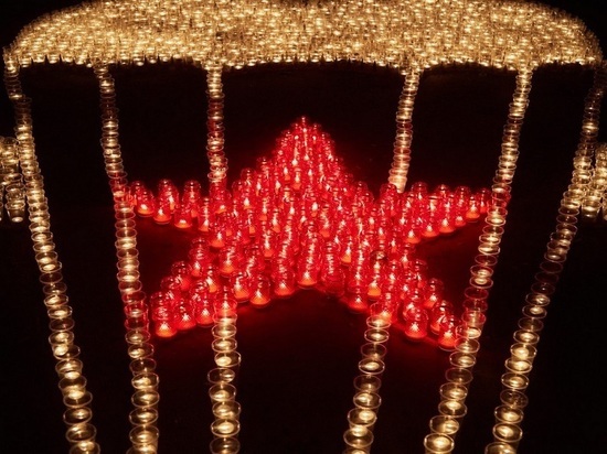 Ко Дню памяти и скорби в Рязани свечами выложили символ ВДВ