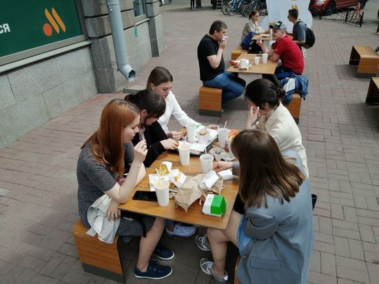 Открылись и точка: как в Петербург пришел сменщик McDonald’s