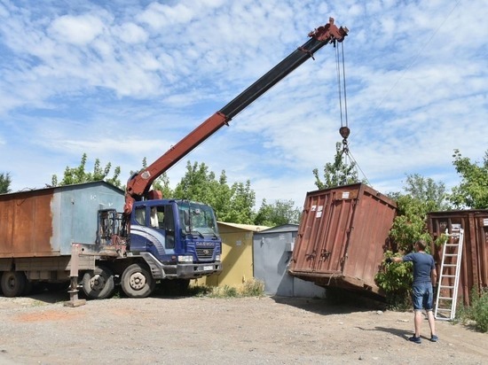  В Астрахани демонтируют незаконно установленные гаражи