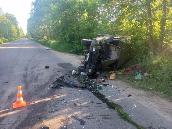 В Тверской области два водителя пострадали в аварии