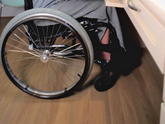 Женщина-инвалид на Курилах получила гусеничный подъемник после вмешательства прокуратуры