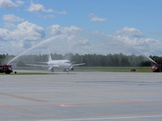 Тобольский аэропорт Ремезов встретил чартерный рейс из Санкт-Петербурга